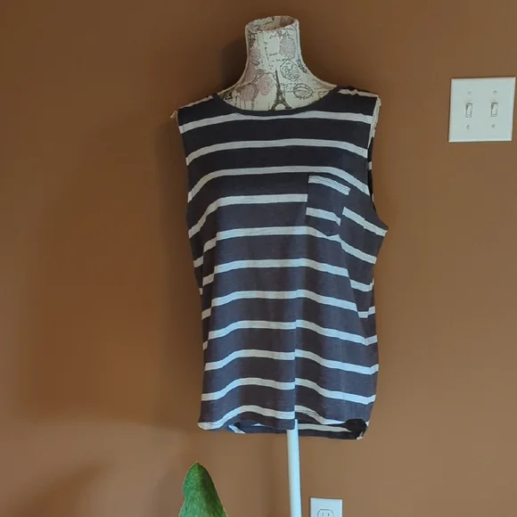 So Brand Kohl's Tank Top Relaxed Fit Striped Grey White Women's Juniors XL  VGC